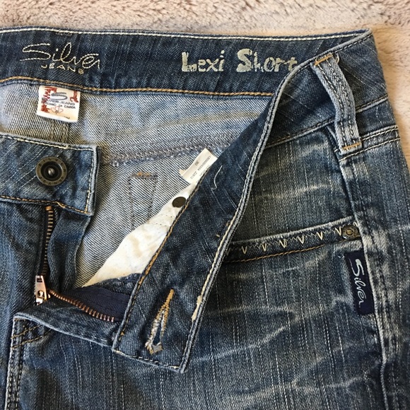 EUC Silver Jeans Lexi Shorts Sz 30 - Picture 3 of 8